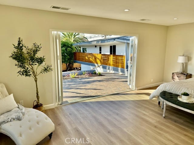 https://media.crmls.org/medias/214a9da9-a973-4866-b8d8-1a64c734f9c4.jpg?preset=X-Large