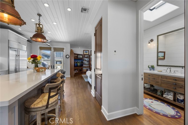 2326 The Strand, Hermosa Beach CA: https://media.crmls.org/medias/214af6bb-b5b9-42a5-82ef-7d9439a98538.jpg