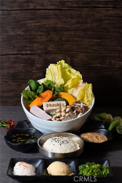 1078 E Hospitality Lane, San Bernardino CA: https://media.crmls.org/medias/214b65ac-8555-48ec-8e38-e61a6883c4e4.jpg