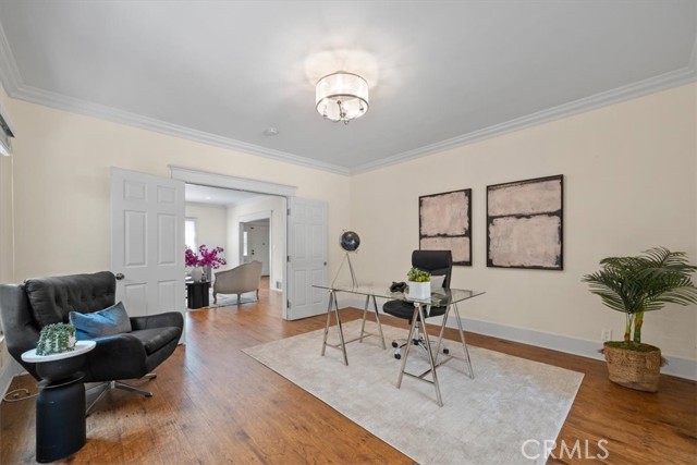 268 S Norton Avenue, Los Angeles CA: https://media.crmls.org/medias/214b8657-1bf8-441c-adec-5e4a204d96db.jpg