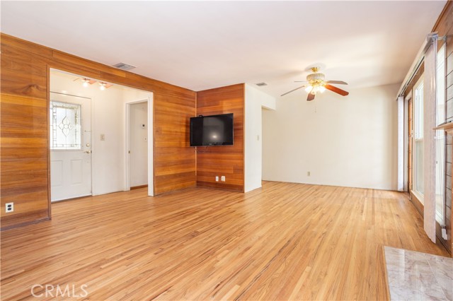 Detail Gallery Image 3 of 34 For 11043 Babbitt Ave, Granada Hills,  CA 91344 - 3 Beds | 2 Baths