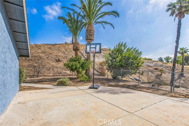 Detail Gallery Image 32 of 34 For 7663 Jayhawk Dr, Jurupa Valley,  CA 92509 - 3 Beds | 2 Baths