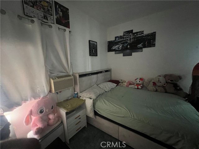 5881 S Broadway, Los Angeles CA: https://media.crmls.org/medias/214ec335-1a8b-4f3b-892d-b723df3bb240.jpg