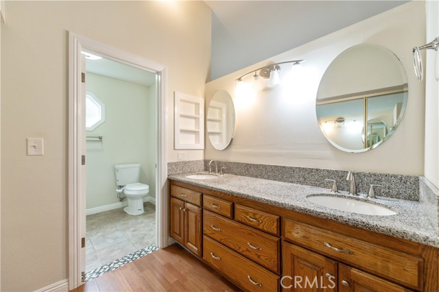 Detail Gallery Image 25 of 43 For 15305 Moulins Cir, Irvine,  CA 92604 - 4 Beds | 2/1 Baths