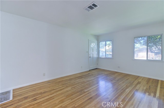 Detail Gallery Image 4 of 31 For 4214 Carfax Ave, Lakewood,  CA 90713 - 4 Beds | 2 Baths