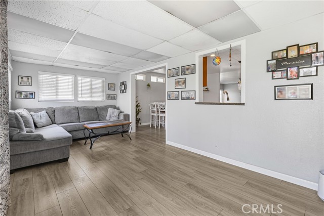 2951 S Plainfield Place, Ontario CA: https://media.crmls.org/medias/21511b29-82a6-491d-a2d2-449db8bd3865.jpg