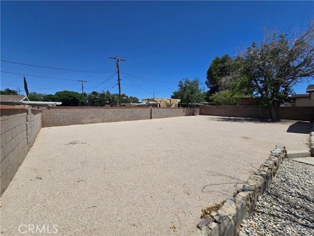 44510 21st W Street, Lancaster CA: https://media.crmls.org/medias/2151225e-d703-4c28-b6b1-3b7ceb9bfab5.jpg