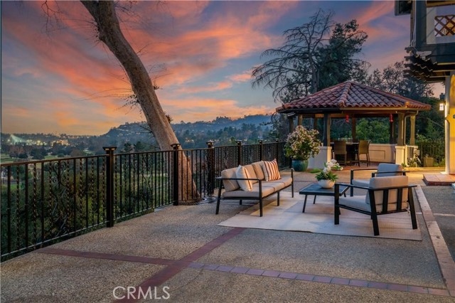 1812 Linda Vista Avenue, Pasadena CA: https://media.crmls.org/medias/2151cd8c-648b-4b13-8e79-817de6dfdbe9.jpg