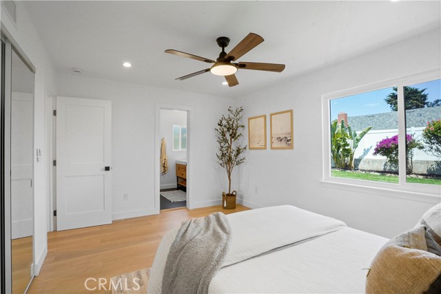 270 Fairfax Avenue, Ventura CA: https://media.crmls.org/medias/2152e121-1f8a-488d-b083-85ab164fa107.jpg