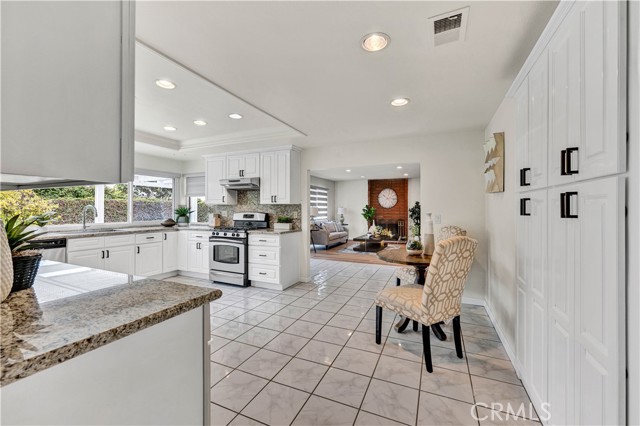 Detail Gallery Image 15 of 65 For 9100 Blair River Cir, Fountain Valley,  CA 92708 - 5 Beds | 3 Baths