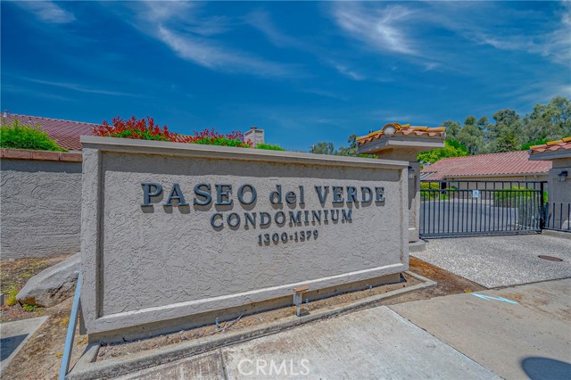1305 Paseo Redondo Drive, Merced CA: https://media.crmls.org/medias/2153933b-85eb-4e3d-885d-c0d274c7c07e.jpg