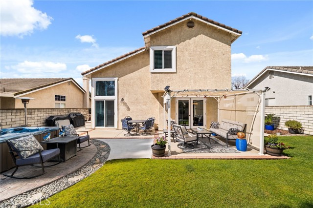 831 Arbor Cir, La Verne CA: https://media.crmls.org/medias/2154391e-f6e8-4620-b670-68373c43e3c3.jpg