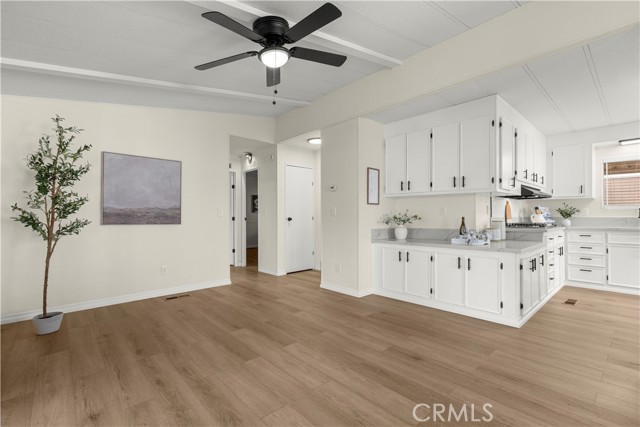 Detail Gallery Image 14 of 33 For 307 S Smith Ave #5,  Corona,  CA 92882 - 2 Beds | 2 Baths