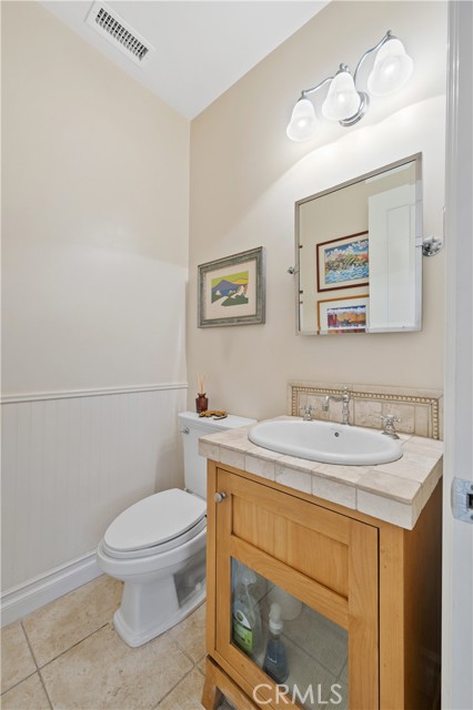334 Locust Street, Laguna Beach CA: https://media.crmls.org/medias/2155eae7-0f8f-4d70-ae89-74f3ac2c6ac0.jpg