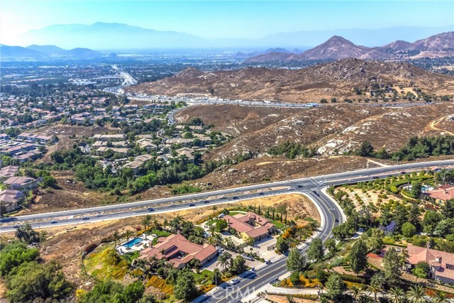 5239 Lochmoor Drive, Riverside, California 92507, 4 Bedrooms Bedrooms, ,3 BathroomsBathrooms,Single Family Residence,For Sale,Lochmoor,IV24113702