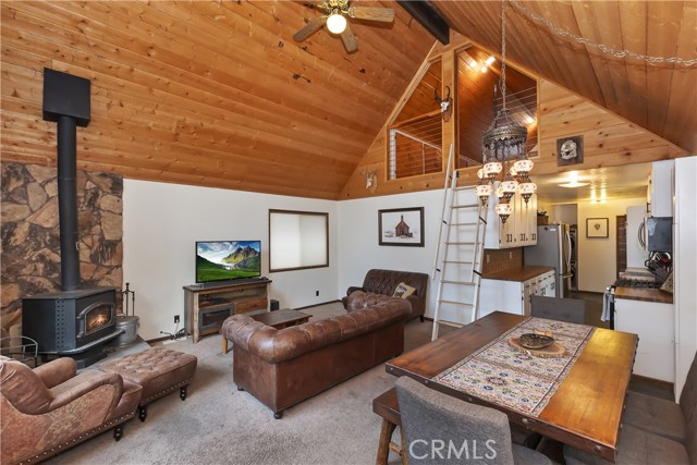 220 Angeles Boulevard, Big Bear City CA: https://media.crmls.org/medias/2156b603-974e-4041-8f50-03de92138d4e.jpg