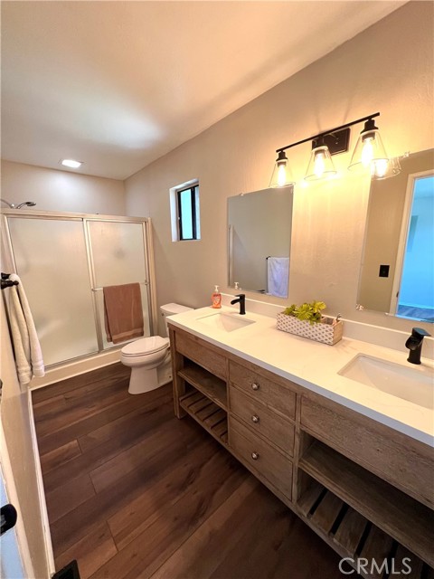 24792 Bernard Drive, Crestline CA: https://media.crmls.org/medias/215751d2-7c1c-4f7e-a526-1bd34b24d569.jpg