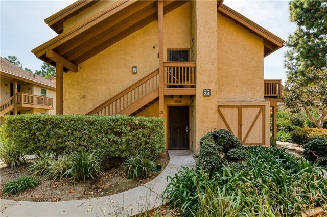 Detail Gallery Image 4 of 41 For 120 Lemon #34,  Irvine,  CA 92618 - 1 Beds | 1 Baths