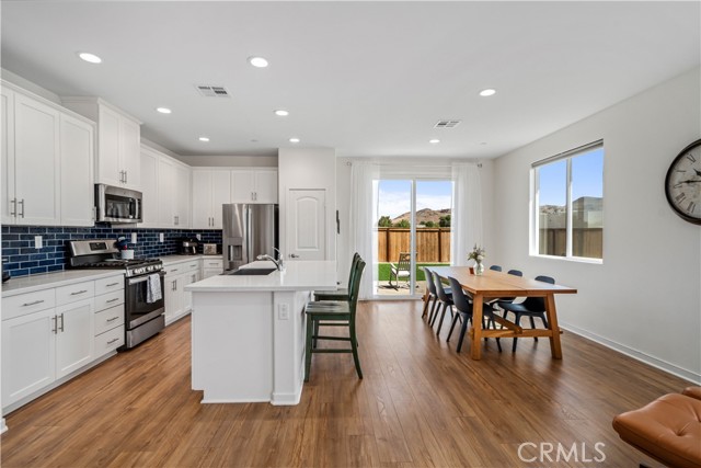 Detail Gallery Image 10 of 37 For 3615 Santa Monica Ct, Rosamond,  CA 93560 - 4 Beds | 2 Baths