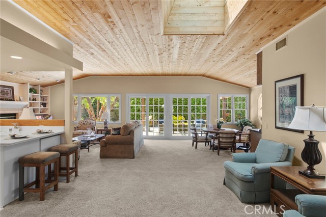 Detail Gallery Image 3 of 23 For 17642 Medford Ave, Tustin,  CA 92780 - 4 Beds | 2 Baths