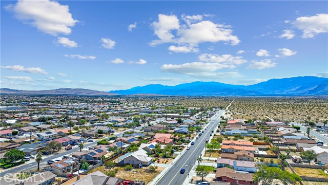 13595 West Drive, Desert Hot Springs CA: https://media.crmls.org/medias/21589c4a-fca5-4db2-9bc1-c9c79805eebb.jpg