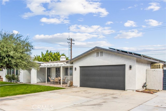 Detail Gallery Image 3 of 32 For 2300 N Whitewater Club Dr, Palm Springs,  CA 92262 - 4 Beds | 2 Baths