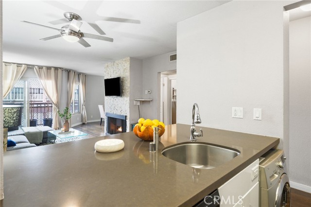 Detail Gallery Image 11 of 40 For 141 S Clark Dr #326,  West Hollywood,  CA 90048 - 1 Beds | 1 Baths