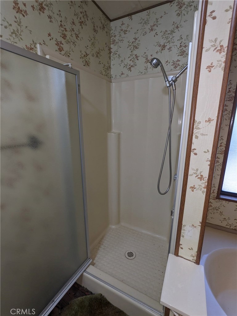 https://media.crmls.org/medias/21599c15-6b13-42da-8de7-14ca6acd5377.jpg?preset=X-Large