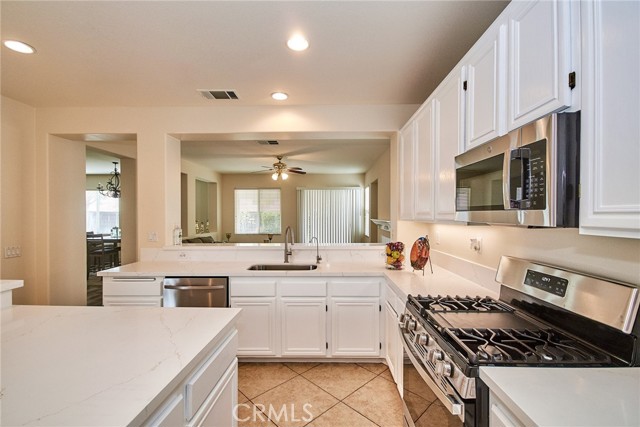 Detail Gallery Image 14 of 32 For 40223 Sequoia St, Murrieta,  CA 92563 - 5 Beds | 3 Baths