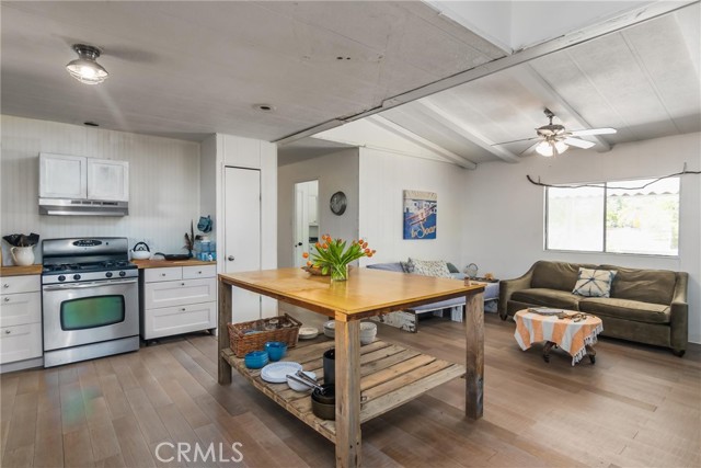 Detail Gallery Image 15 of 26 For 21515 Placerita Canyon Rd #15,  Newhall,  CA 91321 - 2 Beds | 2 Baths