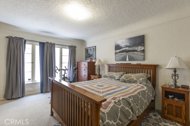 132 St Joseph Avenue, Long Beach CA: https://media.crmls.org/medias/215a6b0f-4089-4fa5-8792-bfeb903e25e1.jpg