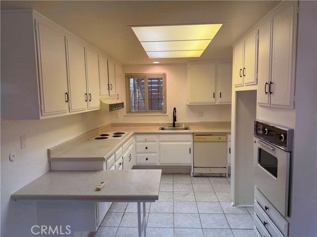 Detail Gallery Image 6 of 47 For 2290 via Puerta a,  Laguna Woods,  CA 92637 - 2 Beds | 2 Baths