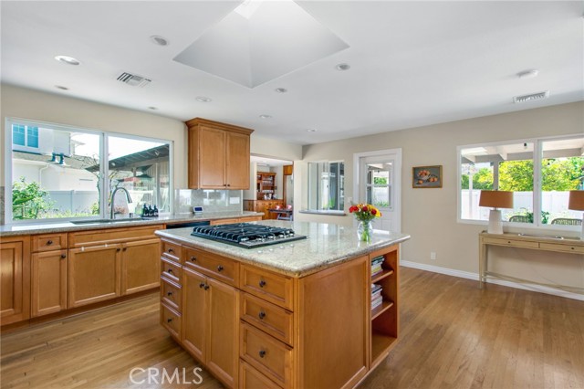 1951 Aliso Avenue, Costa Mesa CA: https://media.crmls.org/medias/215b57c0-d6c0-4cb8-9ad8-92d5ad6ed616.jpg
