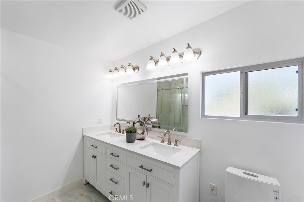 MLS #OC25184707 image #21