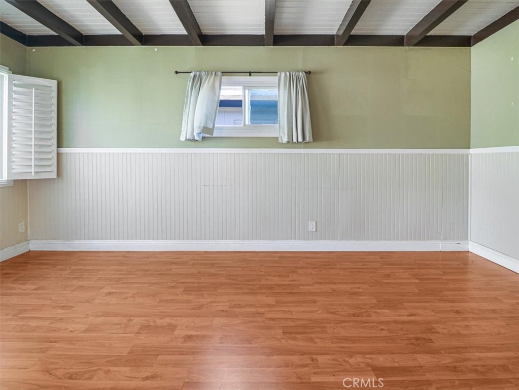 https://media.crmls.org/medias/215bd111-cf00-4d65-8794-9cc836d2993b.jpg?preset=X-Large