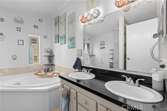 1721 E Colton Avenue, Redlands CA: https://media.crmls.org/medias/215c0d59-7fff-4527-87d9-2d3e7d9c5ea4.jpg