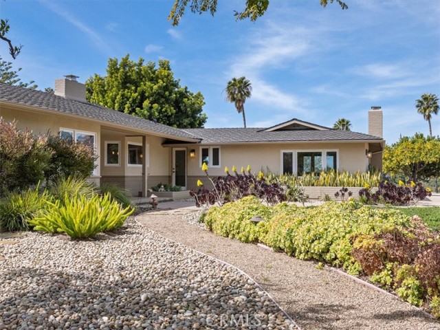 3744 Foothill Road, Santa Barbara CA: https://media.crmls.org/medias/215c15e8-4abe-4fcd-bfd3-a4e99c06243d.jpg