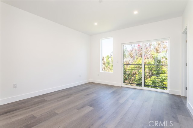 1032 N Oxford Avenue, Los Angeles CA: https://media.crmls.org/medias/215c7789-33e8-43fb-ac70-b4ecf0f962e8.jpg