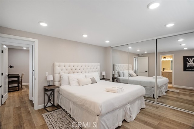 2208 The Strand, Manhattan Beach CA: https://media.crmls.org/medias/215c7919-5a54-4123-b229-0fc7a49a7c61.jpg