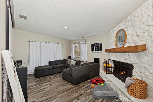 Detail Gallery Image 16 of 25 For 19907 Shoshonee Rd, Apple Valley,  CA 92307 - 3 Beds | 2 Baths