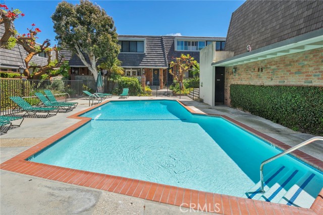 Image 26 of 34 For 4738 La Villa Marina  H