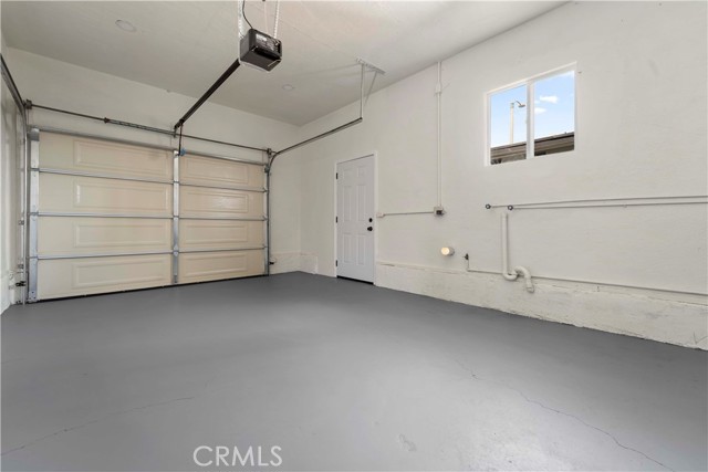 796 N Mount Vernon Avenue, San Bernardino CA: https://media.crmls.org/medias/215d3204-4497-46b7-bfeb-e45e4b1e9052.jpg