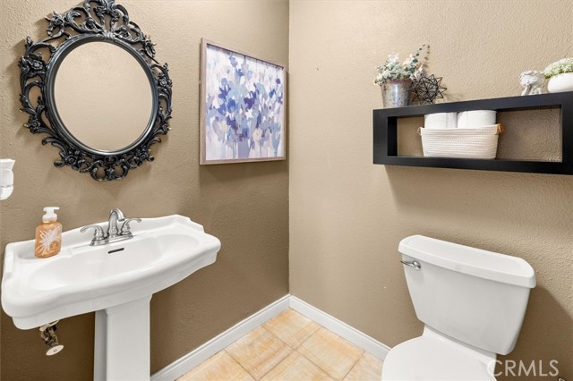 28230 Evergreen Lane, Saugus CA: https://media.crmls.org/medias/215d3d89-b03a-4791-bfa9-0c6e072eecd6.jpg