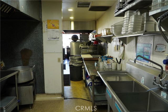 124 E Lincoln Ave, Orange CA: https://media.crmls.org/medias/215dfaaa-717f-4193-9b8e-100028382c5d.jpg