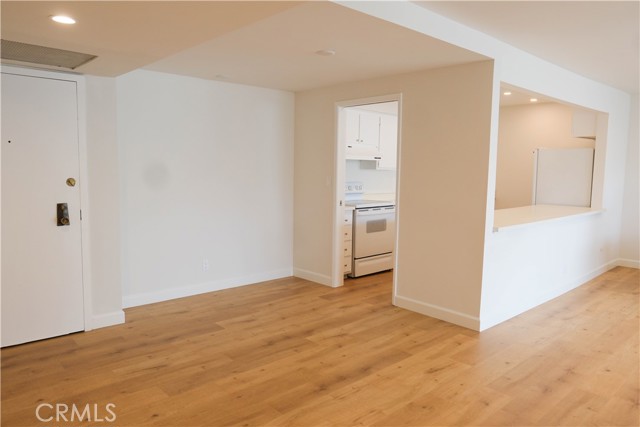 Detail Gallery Image 5 of 19 For 333 N Louise St #12,  Glendale,  CA 91206 - 2 Beds | 2 Baths