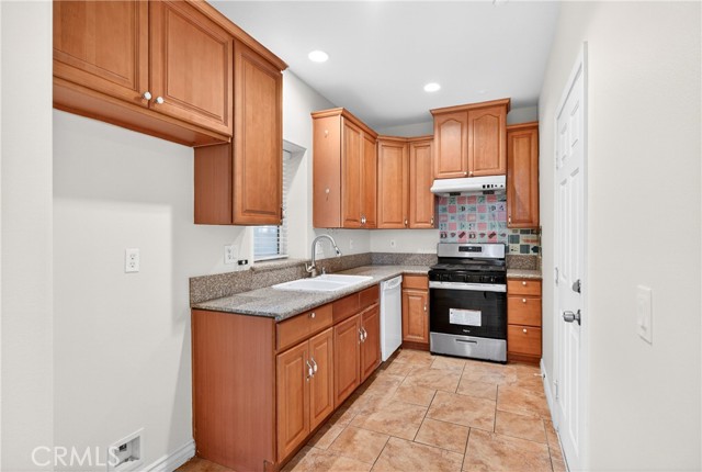 Detail Gallery Image 11 of 53 For 225 N Alhambra, Monterey Park,  CA 91755 - 4 Beds | 3 Baths