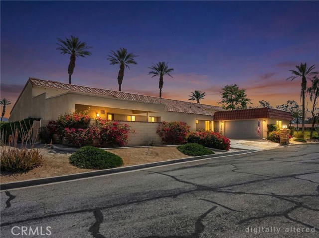 Detail Gallery Image 3 of 27 For 41790 Resorter Bld, Palm Desert,  CA 92211 - 2 Beds | 2 Baths
