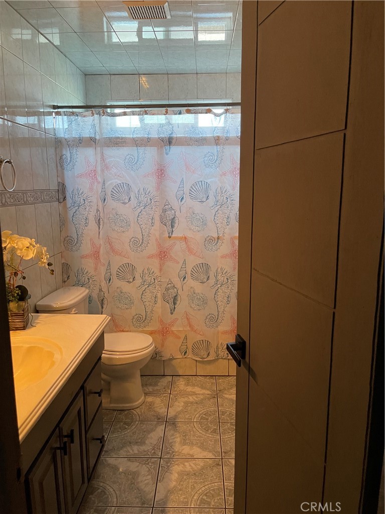 https://media.crmls.org/medias/215f8d0c-39e1-4a05-9154-dee7aff515ce.jpg?preset=X-Large