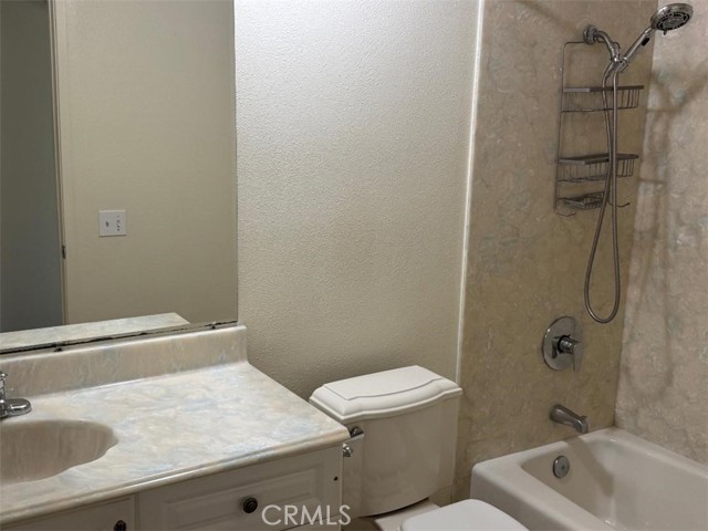 4011 Larwin Avenue, Cypress CA: https://media.crmls.org/medias/2160aa2f-7017-4e08-865a-92a0b483006c.jpg