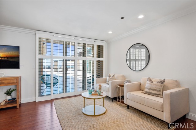 Detail Gallery Image 8 of 66 For 555 Esplanade #320,  Redondo Beach,  CA 90277 - 2 Beds | 2 Baths